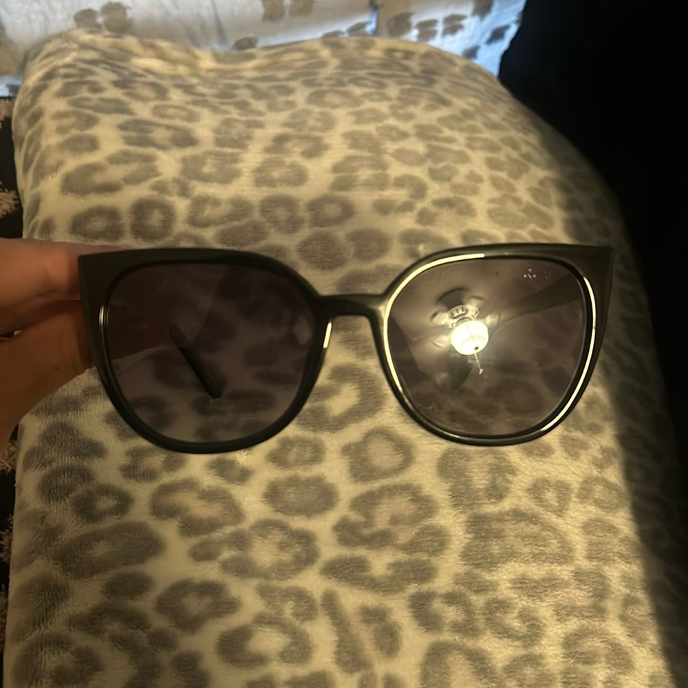 Quay sunglasses polarized